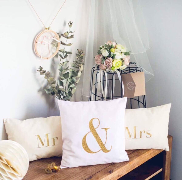 Porte alliances sur tambour à broder en tulle pailleté doré – Image 2