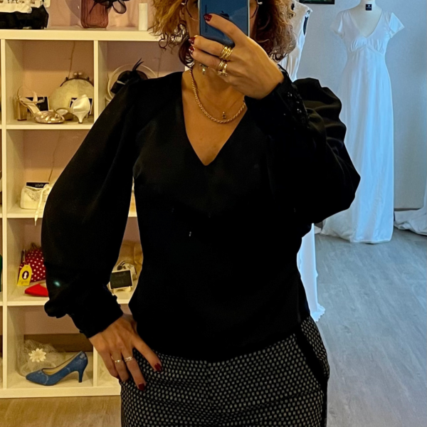 Haut DIAM'S en crêpe satin noir et dentelle – Image 2