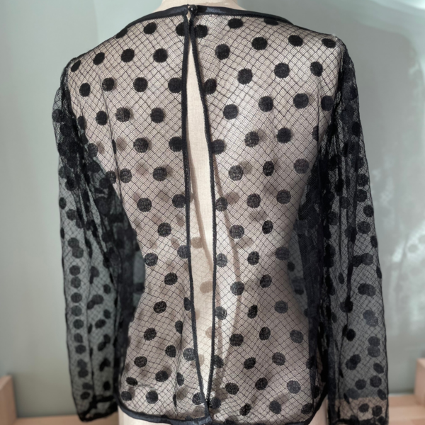 Blouse en tulle pois noir – Image 8